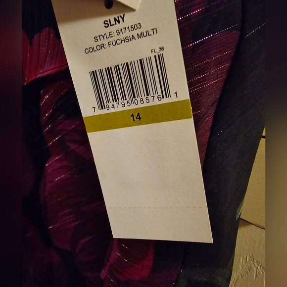 SLNY Floral Tiered Dress NWT - Picture 4 of 5